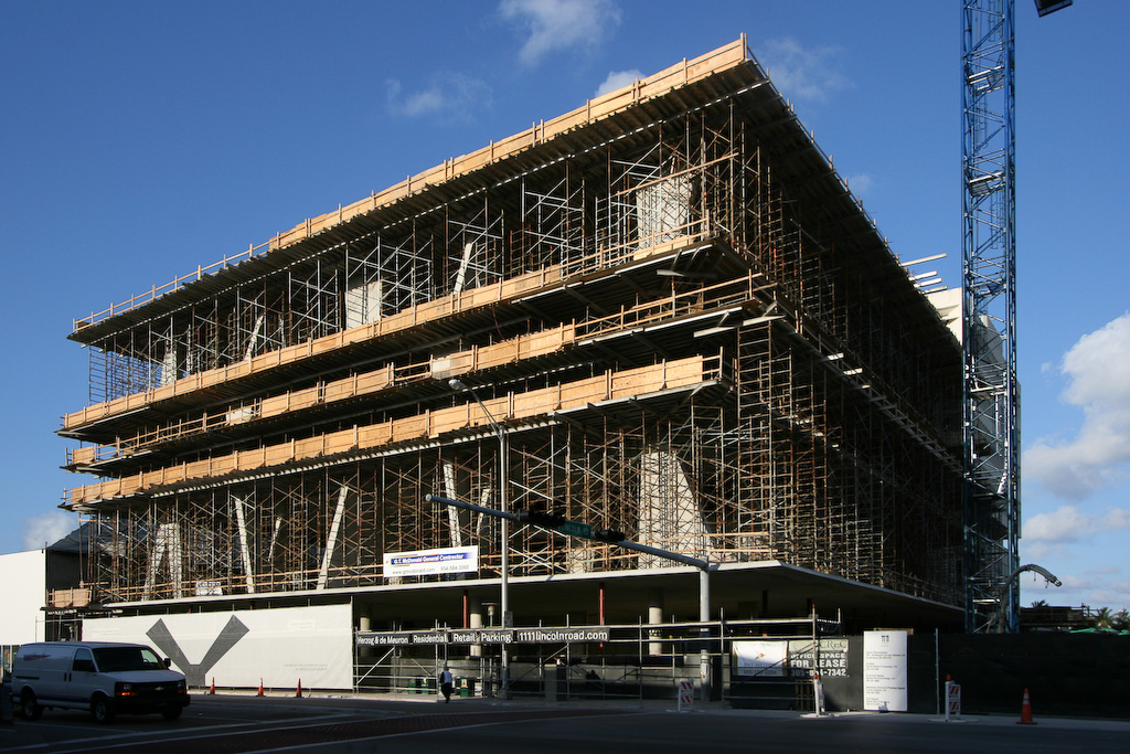 Herzog and de Meuron's parking/retail structure at the west end of Lincoln 